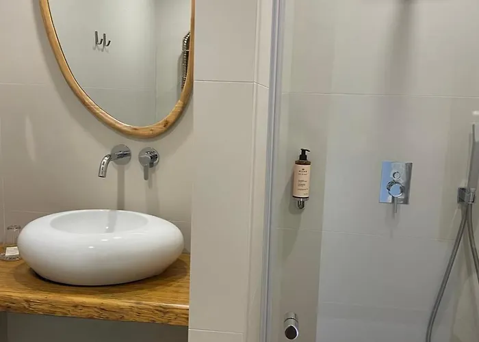 オテル エ トレ ステッレ ボニファシオ