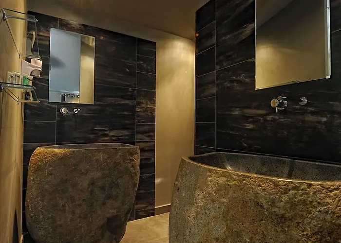 オテル エ トレ ステッレ 4* ボニファシオ