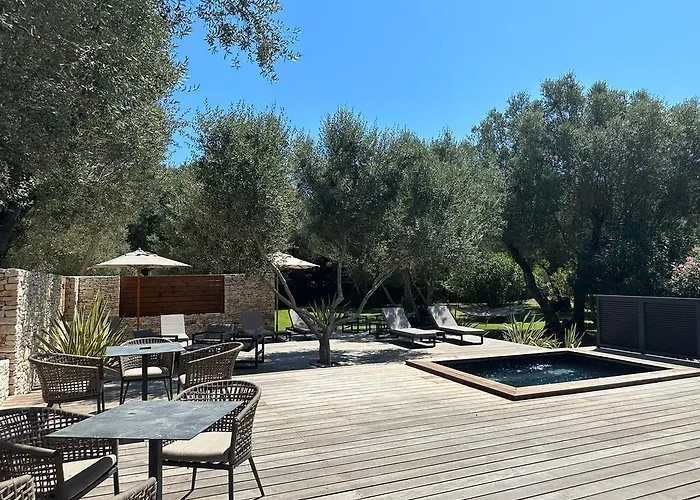 オテル エ トレ ステッレ 4* ボニファシオ