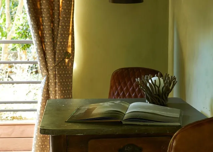 オテル エ トレ ステッレ ボニファシオ