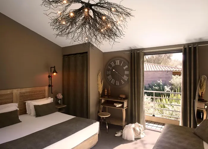 オテル エ トレ ステッレ ボニファシオ